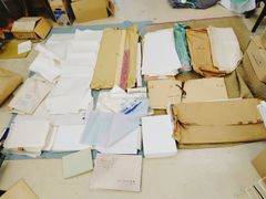 未使用 中国書道用半紙 多数 和紙 書き初め 山水画用 色紙 約200サイズ相当 グレー 金箔 赤 書道教室 色紙 練習用 書画 教室 カルチャースクール