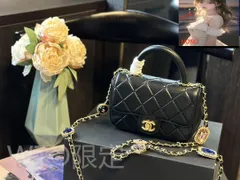 【本日限定特価】シャネル 24A ハンドメイド ハンドル付きスクエアバッグ 18×13cm 専用折りたたみボックス付き[本日特価|新品未使用品]