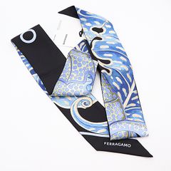 新品未使用】FERRAGAMOシルクスカーフフルーツ柄 - メルカリ