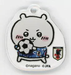 【中古】雑貨 ちいかわ(アクリルキーホルダー) 「ちいかわ なんか小さくてかわいいやつ 缶バッジ＆アクリルキーホルダーinカプセル サッカー日本代表ver.」 ちいかわらんど限定