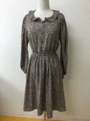 コルザ　タグ付き未使用 薄茶にベージュ系小花柄 ワンピ ウエストゴム