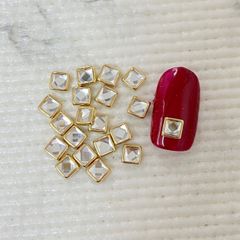 ネイルパーツ 正方形 ゴールド座付き ２０粒セット ストーンパーツ