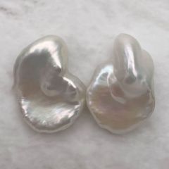 大粒花びらケシパールのピアス/イヤリング 21mm 大粒 ペア バロック 真珠 結婚 ウェディング ブライダル