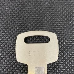 オフィス家具　鍵　中古　コクヨ　S710　書庫　ロッカー　メーカー純正