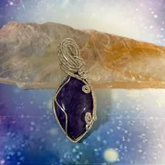 0803121 天然スギライトペンダント金魚彫りSV925