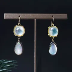 貝の見る夢★白蝶貝と水晶、黒蝶貝のピアス・サージカルステンレス　～Pythia