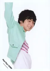 【中古】生写真(ジャニーズ) Hey! Say! JUMP/伊野尾慧/上半身・衣装緑.白.ピンク・ボーダー柄・右手上・体右向き・歯見せ・背景白/公式生写真