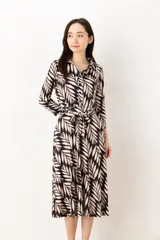 エジェリワンピース EGERIEワンピース T1 T2 T3サイズ 七分袖 ミモレ丈ワンピース リーフ柄 襟 ジャージー素材 インポートワンピース ベージュ