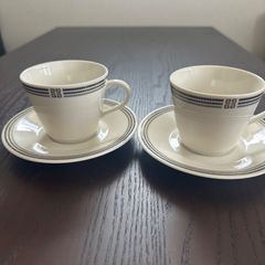 GIVENCHY　コーヒーカップ　２客　カップ＆ソーサー　使用感あり　箱なし日用品　食器　ホワイト　シンプル