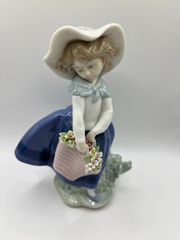LLADRO きれいな花ばかり 5222 女の子