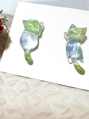 新ドライフラワーパワーストーン猫ピアス　ペリドット　天然石