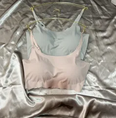 お得２枚セット　高リピ率！　ナイトブラ　（細い肩紐タイプ） ノンワイヤー ブラ 夏用 シームレス 涼しい スポーツブラ 締め付け感がなく リラックスブラ 育乳 24H使える 大きいサイズ カップ付き 安い