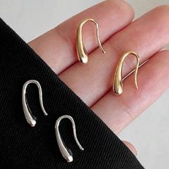 ［繊細なデザイン］小ぶり ゴールド 上品 ジュエリー デート ディナー ピアス ハンドメイド ゴールドイヤリング 結婚式 入学式 卒業式 お呼ばれ お呼ばれコーデ お祝い 上品 agete 4℃ ete lesbonbon