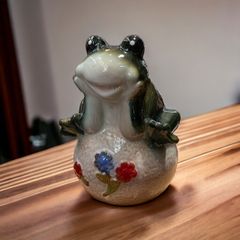 安達知江 さん ガラス製ウサギの置物 安達知江 ウサギと花 - メルカリ