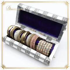 【ベリーダンス衣装 小物 まとめ売り】4種類 セット バングル アクセサリー ジュエリー ラメ 民族舞踊 飾り 輝き ケース付き かわいい 綺麗 きれいめ レディース 女性用 アクセ ダンス小物 ダンス用品 ダンス キラキラ シルバー ゴールド エレガント