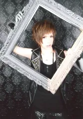 【中古】生写真(男性) EVE/祥-yoshi-/膝上・衣装黒・金・両手額縁・壁紙黒/EVE 「EXIST」衣装アーティスト写真セット