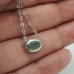 一粒エメラルドペンダント　スターリングシルバー