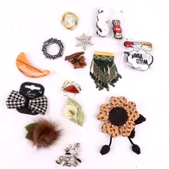 ブローチなど 20点セット 未使用有 ビーズ フラワーモチーフなど まとめて 大量 アクセサリー レディース 【中古】