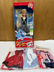 【未開封】カレンダーガールジェニーちゃん　着せ替えお洋服3着付きのサムネイル
