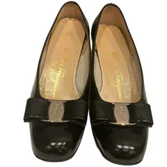 フェラガモ ヴァラリボン レザー パンプス スクエアトゥ ブランド小物 靴 レディース