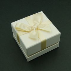 プレゼント用　ギフトボックス四角