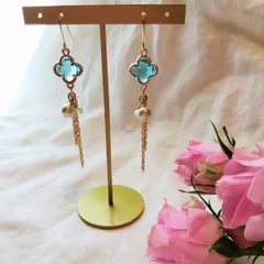 ハンドメイドピアス/イヤリング　フラワーチェーンピアス/イヤリング（ブルー）