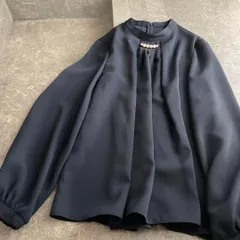 @ SHIPS シップス ブラウス シャツ トップス パール 　無地　長袖　S フォーマル　シンプル　お呼ばれ　デート　オフィスカジュアル　食事会　可愛い　お出かけ　上品