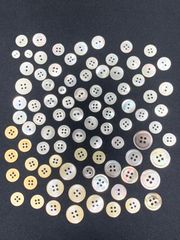 ボタン　裏側にも模様あり　89個セット