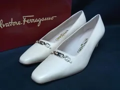 ■美品■ Salvatore Ferragamo フェラガモ ガンチーニ レザー ヒール パンプス サイズ 6 1/2 (約24.0cm) シューズ ベージュ系 DJ9584