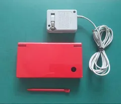 D11【中古・美品】ニンテンドーDSi Red 充電器付き 9518