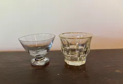 アンティーク　グラス　グラビール　小さめのコップ　三個　大正〜昭和初期　薄手 アンティーク グラス グラビール 小さめのコップ 三個 大正