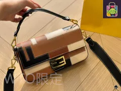 【本日限定特価】フェンディ バゲット ミディアムサイズ 25×13cm レザーバージョン チャーム付き[本日特価|新品未使用品]