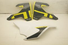 ハスクバーナ　701スーパーモト 純正サイドカウル シートカウル　グレー／白　27008051100／27008050100／27008040000