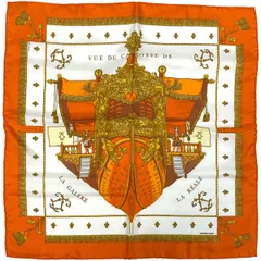 セール❣️ エルメス　スカーフ　88X88 上品な赤が綺麗です　クイーンの戴冠式 セール❣️ エルメス スカーフ 88X88 上品な赤が綺麗です クイーンの