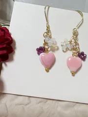 クィーンコンクシェルAAA- ルビーAA+ エチオピア産プレシャスオパール サージカルステンレスピアス