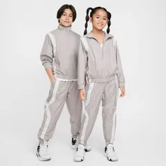 ナイキ キッズ ジュニア ウィンドブレーカー 上下 140cm 150cm 160cm 子供服 NIKE ユース 長袖ジャケット ロングパンツ セットアップ ウインドブレーカー 上下組 子ども  スポーツウェア トレーニング/FZ5233-FZ5237-009
