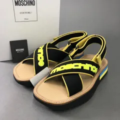 3f9 《新品》 MOSCHINO モスキーノ クリスクロスサンダル シャワーサンダル ロゴバンド シャークトゥースソール 40 ブラック イエロー スポサン シューズのサムネイル