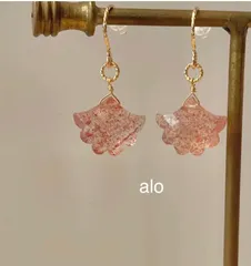 天然石　14kgf ストロベリークォーツ　フリルカービング　ピアス　アレル対応