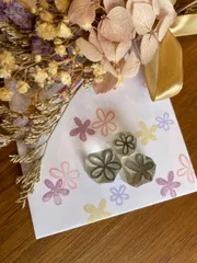 消しゴムはんこNo.38 ちびくまと花束