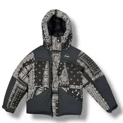 F.C.R.B.(F.C.Real Bristol) 22AW DOWN BENCH PARKA ダウンベンチパーカ ダウンジャケット バンダナ柄 ペイズリー柄 エフシーレアルブリストル FCRB-222042 ブラック XL 86037A6