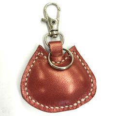 本革 レザーストラップ 	猫 赤 綿入り ストラップ ハンドメイド/工房エールヨコハマ