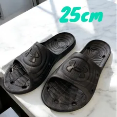 新品・未使用　タグ付き　アンダーアーマー　サンダル　サイズ　25㎝ 迷彩柄