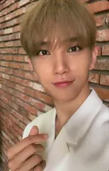 【中古】コレクションカード(男性) SEVENTEEN/JOSHUA(ジョシュア)/衣装白・指ハート・背景レンガ・裏面青/CD「3RD Album ： An Ode(Begin ver.)封入特典フォトカード