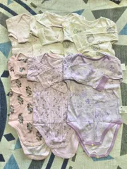 ユニクロ　UNIQLO ロンパース　ボディ肌着