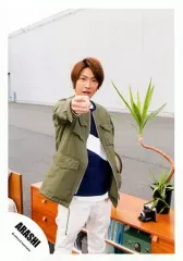 【中古】生写真(ジャニーズ) 嵐/相葉雅紀/膝上・衣装カーキ紺白・右手指差し/「青空の下、キミのとなり」PV＆ジャケ/公式生写真