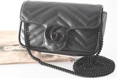 【期間限定＋特別価格3/31まで】GUCCI グッチ GGマーモント ショルダーバッグ ブラック ダブルG スーパーミニバッグ チェーンショルダー キルティングレザー ユニセックス（241）