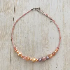 パール風ビーズとビーズのネックレス