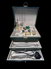 2025年最新】遺品整理品アクセサリーの人気アイテム - メルカリ