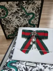 2025年最新】gucciブローチの人気アイテム - メルカリ