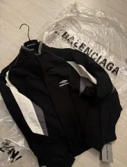 2025年最新】BALENCIAGA トラックジャケットの人気アイテム